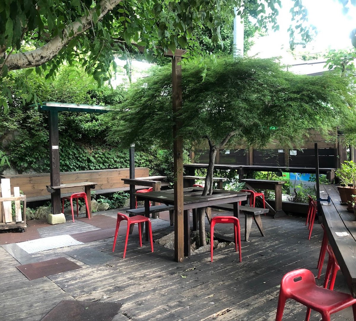 Storefront of Club Espresso, specialty coffee shop in Seoul