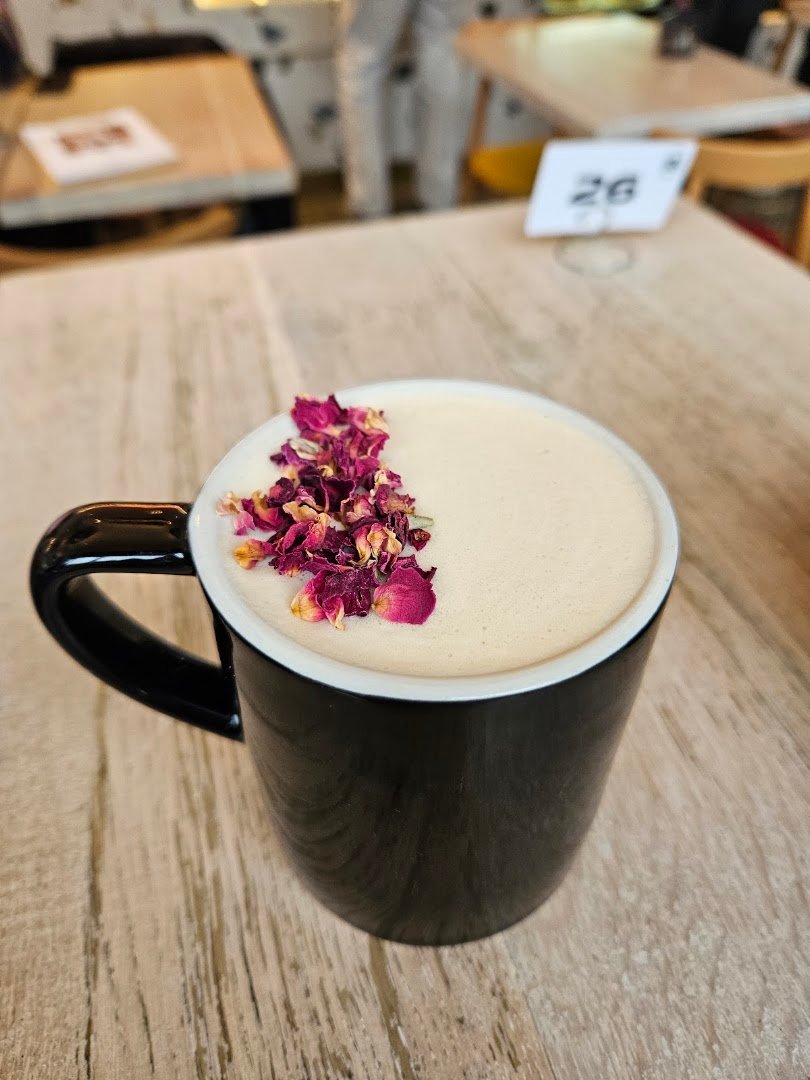 Coffee at Café Waszyngton, specialty coffee shop in Warsaw