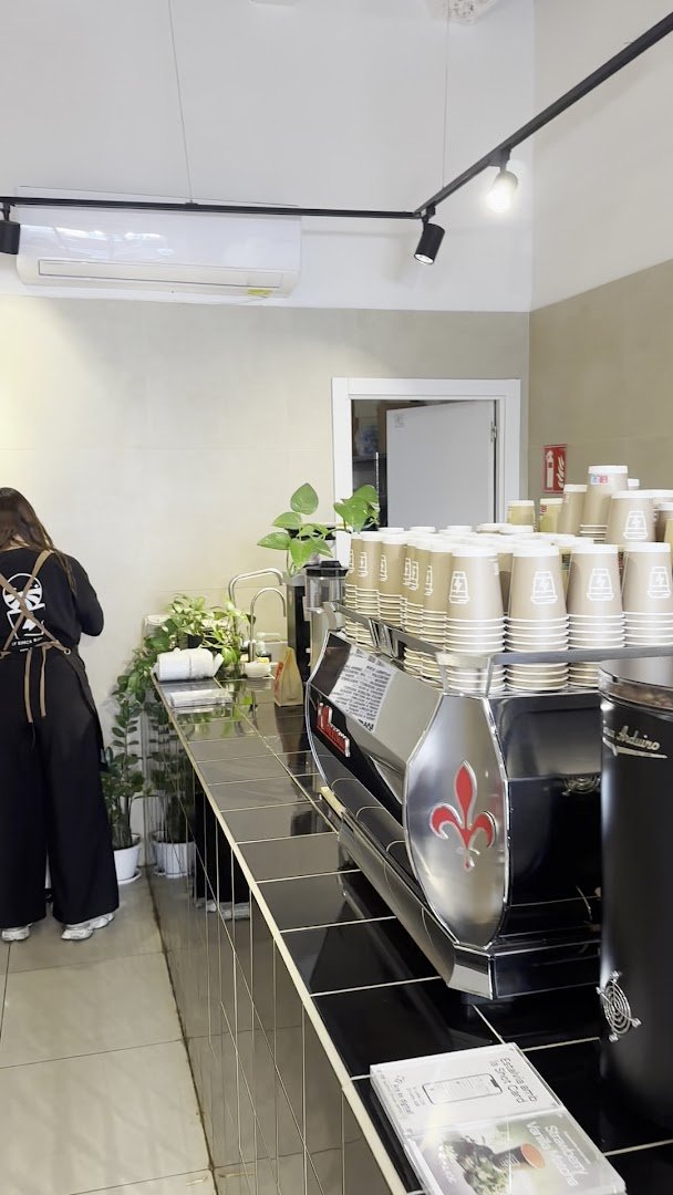 Syra Coffee specialty coffee shop in Barcelona - photo 3