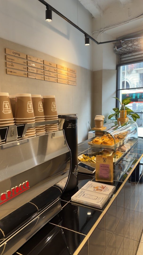 Syra Coffee specialty coffee shop in Barcelona - photo 9