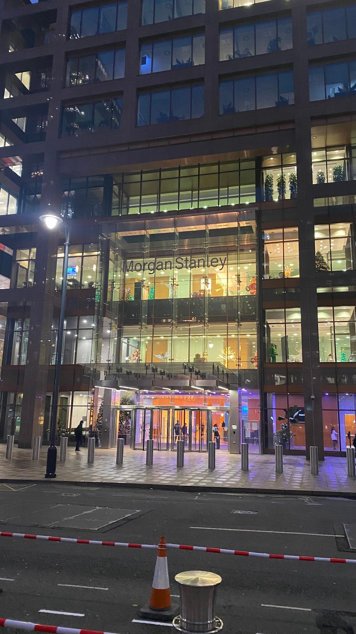 Old Spike Cabot Square specialty coffee shop in London - photo 9