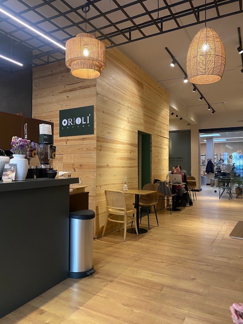 Interior of Orioli Coffee & Lab., specialty coffee shop in Lisbon
