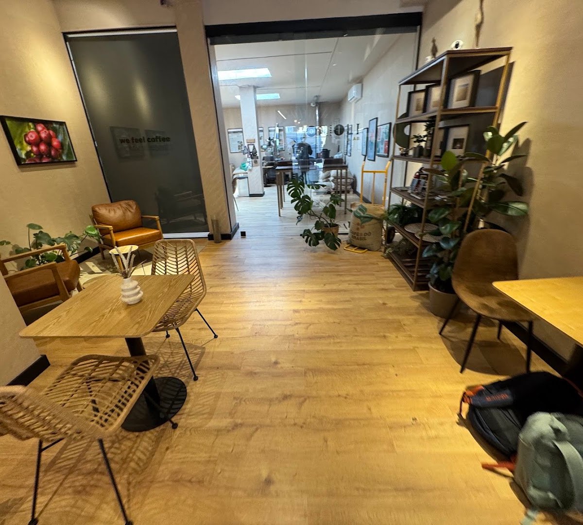 Interior of Orioli Coffee & Lab., specialty coffee shop in Lisbon