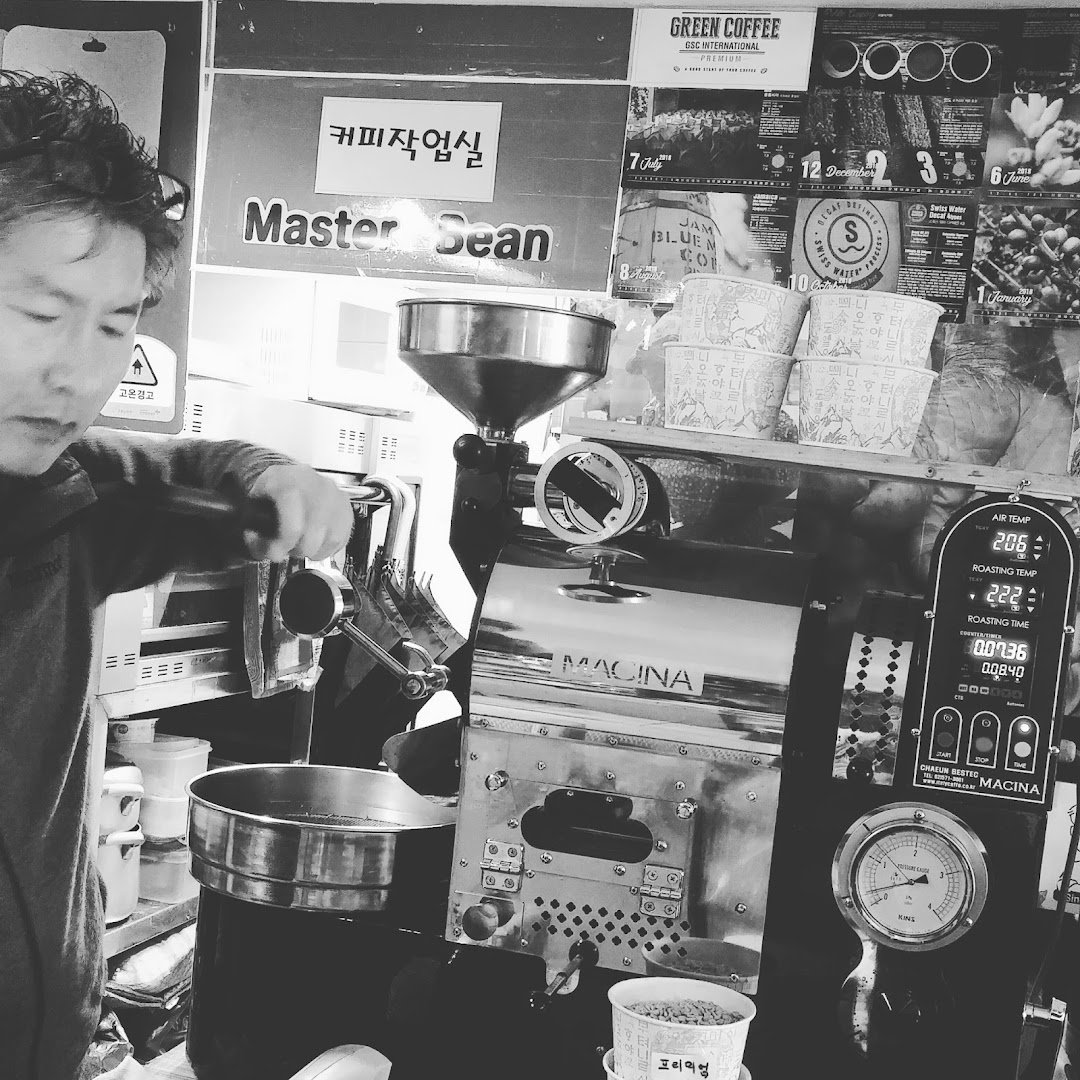 마스터빈스커피 specialty coffee shop in Seoul - photo 9
