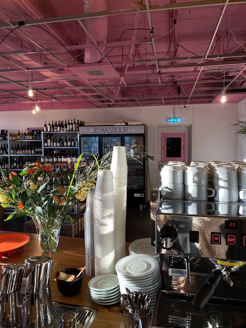 Crew de la Crema specialty coffee shop in Amsterdam - photo 13