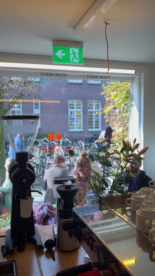 Crew de la Crema specialty coffee shop in Amsterdam - photo 5