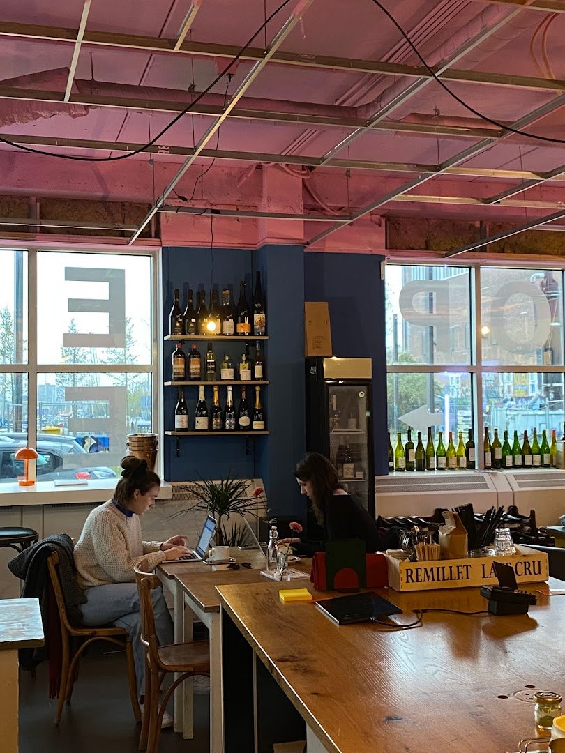 Crew de la Crema specialty coffee shop in Amsterdam - photo 8