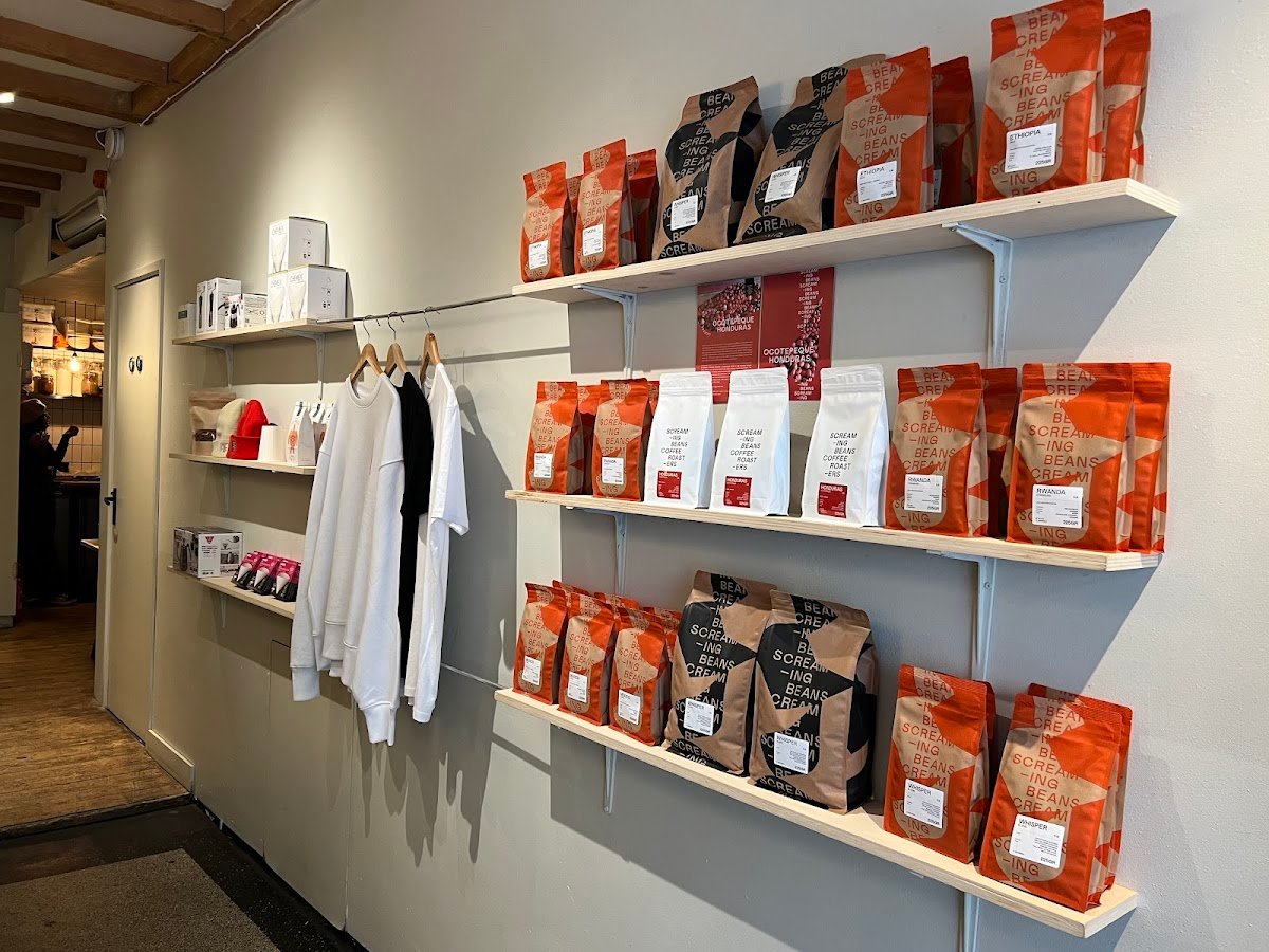 Screaming Beans specialty coffee shop in Amsterdam - photo 4