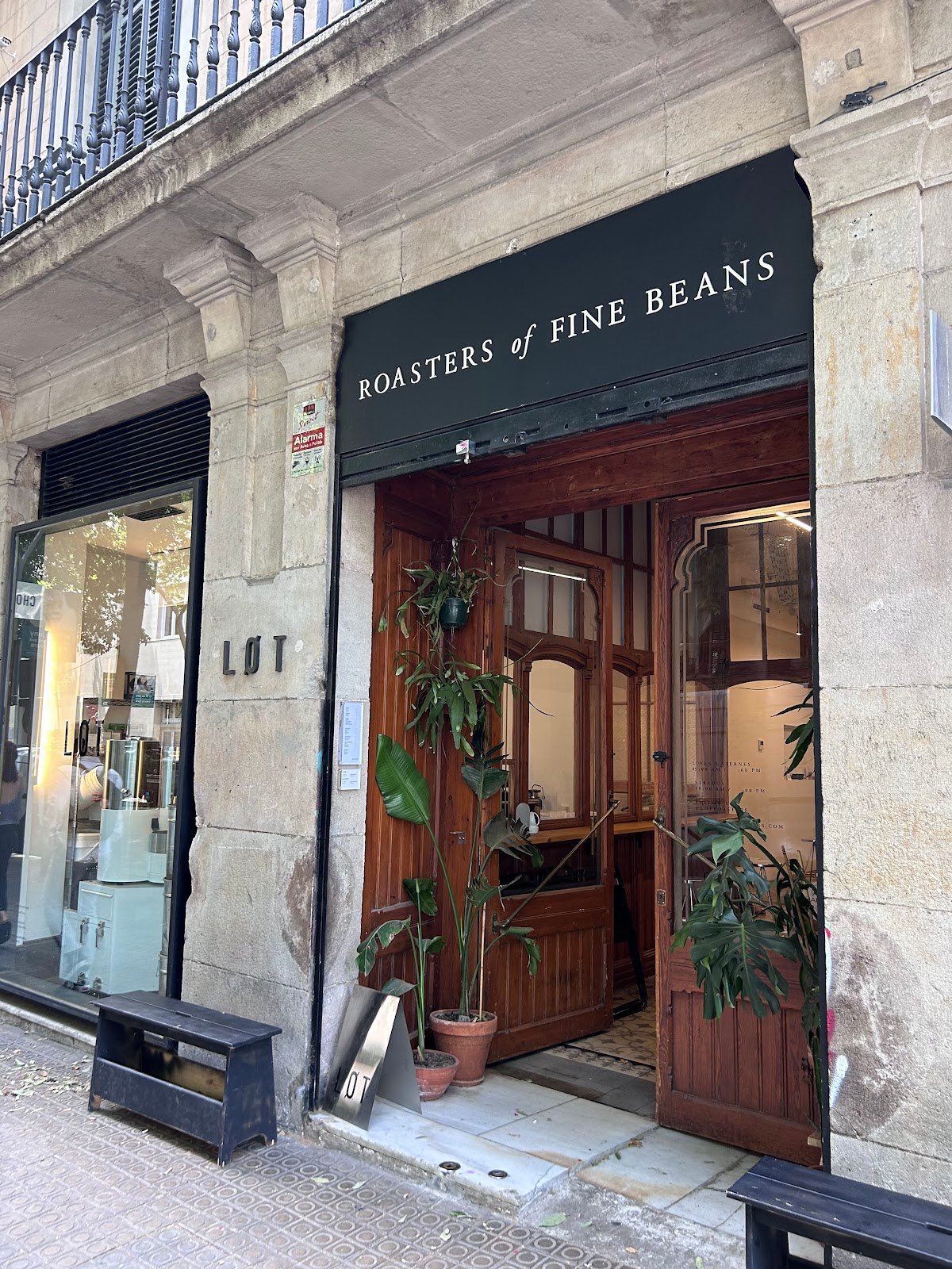 LOT ROASTERS specialty coffee shop in Barcelona - photo 3