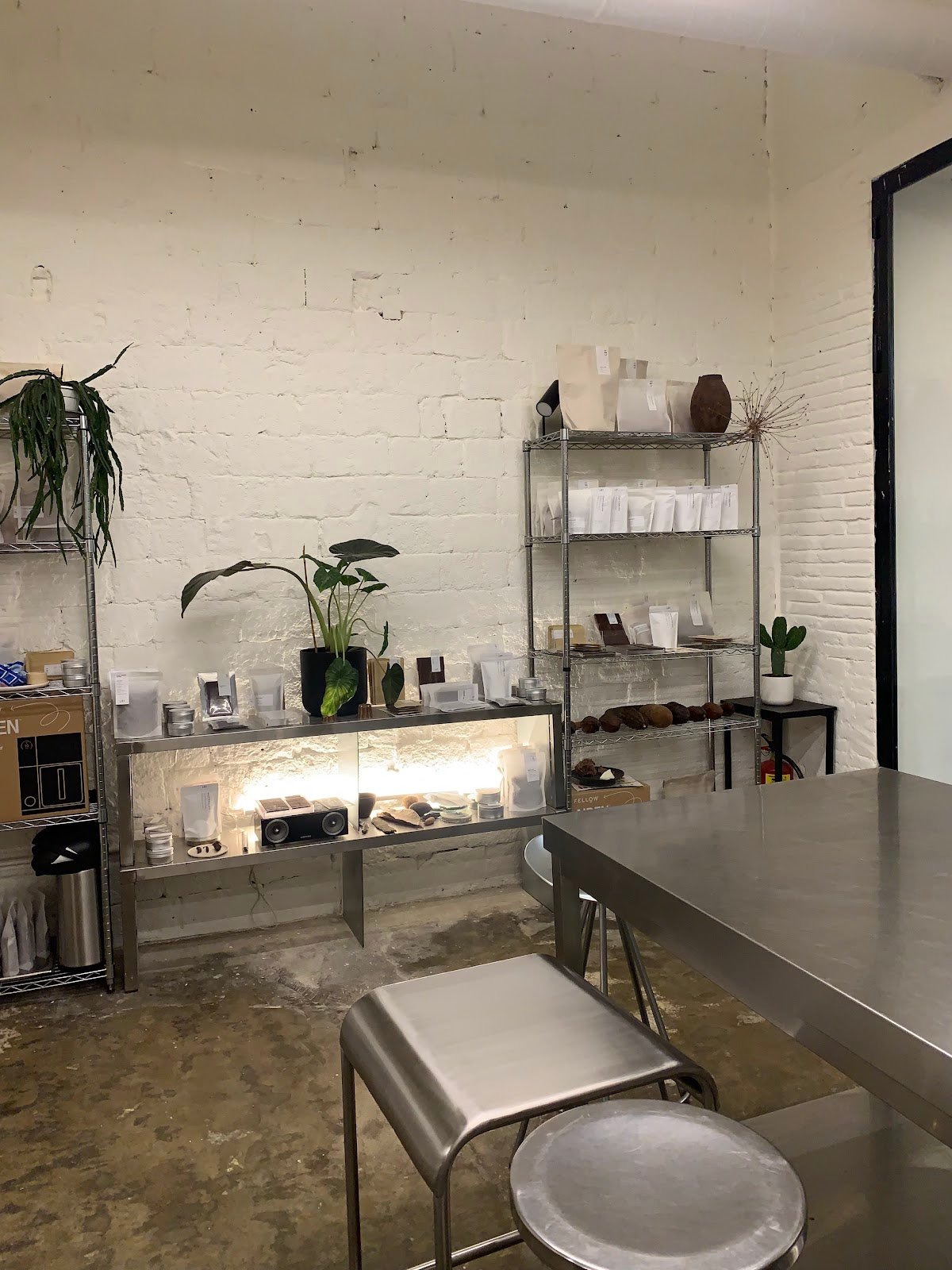 LOT ROASTERS specialty coffee shop in Barcelona - photo 7