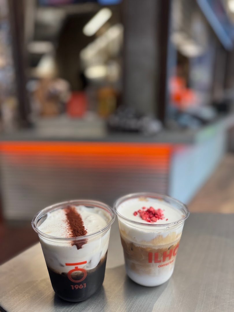 Coffee at 광장시장 일호상회 (ILHO Market), specialty coffee shop in Seoul
