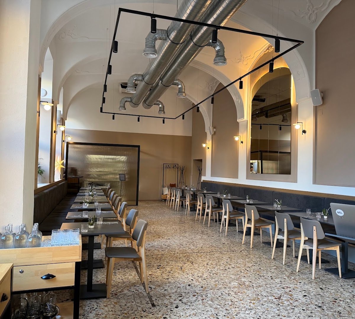 Interior of SiL - coffee breakfast & more, specialty coffee shop in Vienna