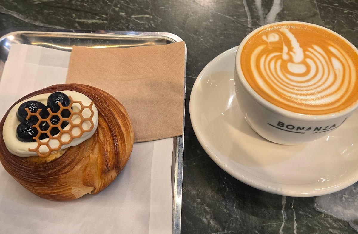 Bonanza Coffee specialty coffee shop in Berlin - photo 4