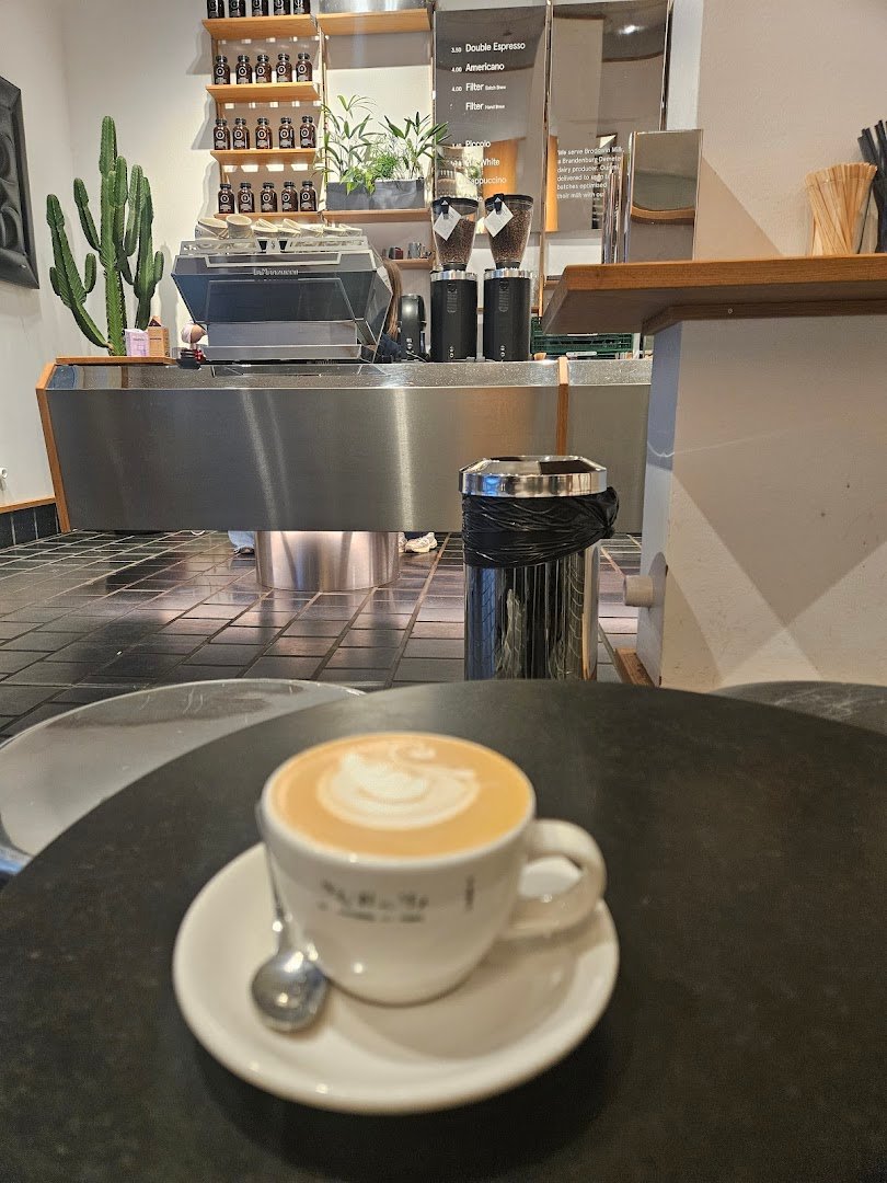 Bonanza Coffee specialty coffee shop in Berlin - photo 6