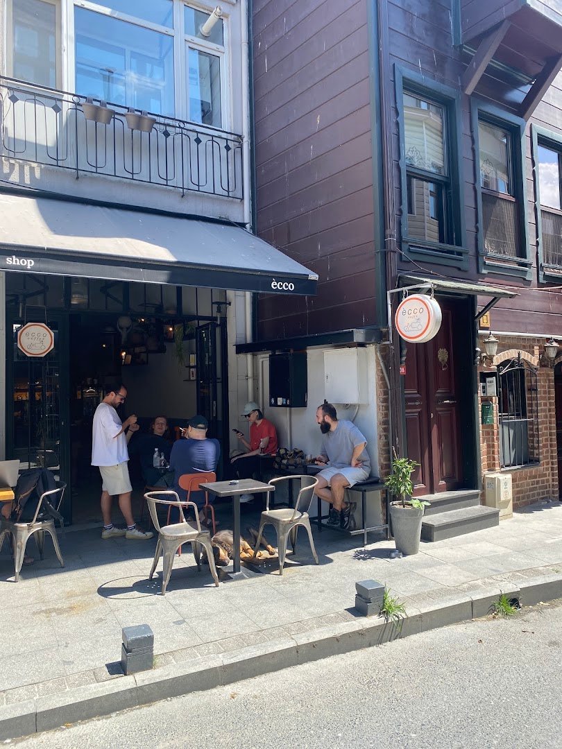 The Roast Room specialty coffee shop in Istanbul - photo 4