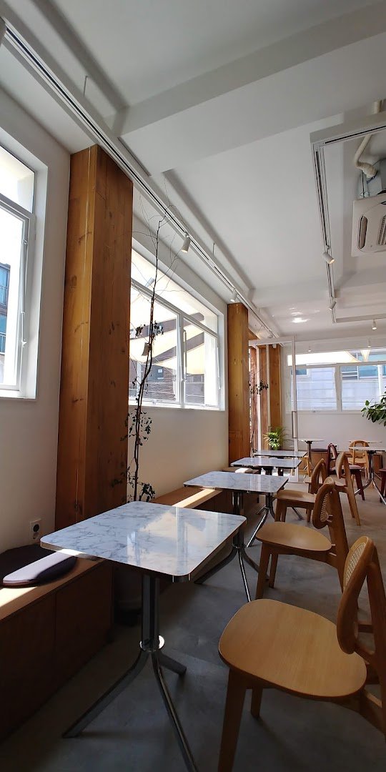 Interior of Lay Bricks Coffee Roasters, specialty coffee shop in Seoul