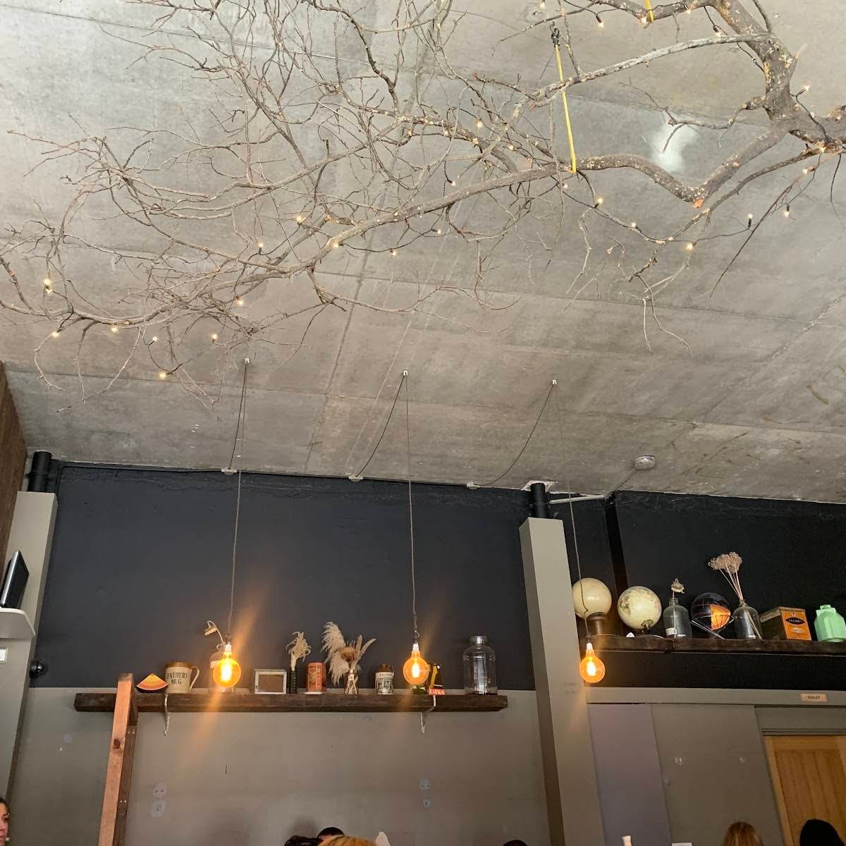 Abraço Dalston specialty coffee shop in London - photo 3