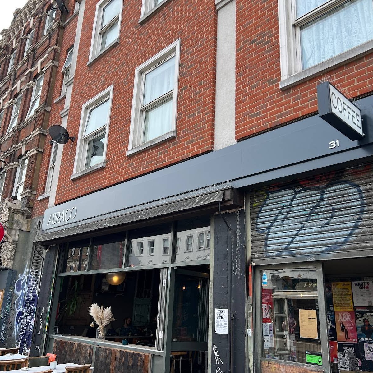 Abraço Dalston specialty coffee shop in London - photo 4