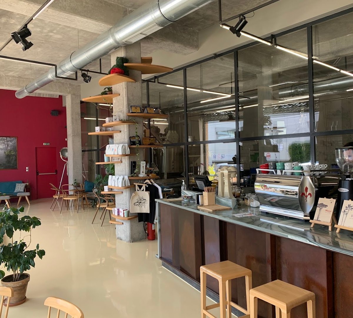 Interior of Cafeistas, specialty coffee shop in Athens