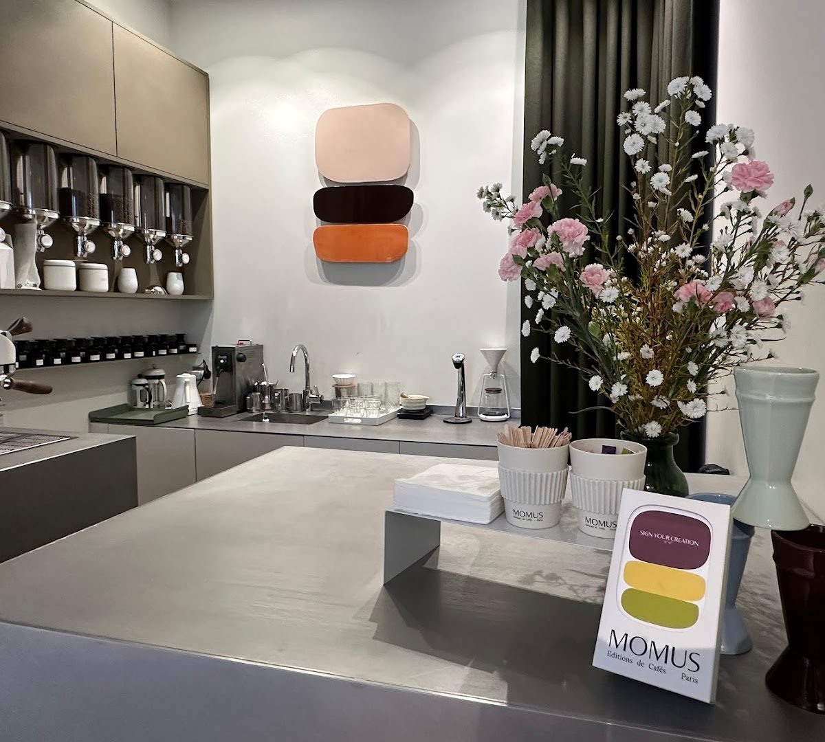 Momus specialty coffee shop in Paris - photo 10