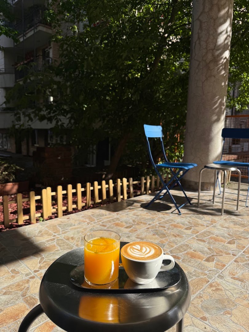 Coffee at 7AM Roasters, specialty coffee shop in Belgrade