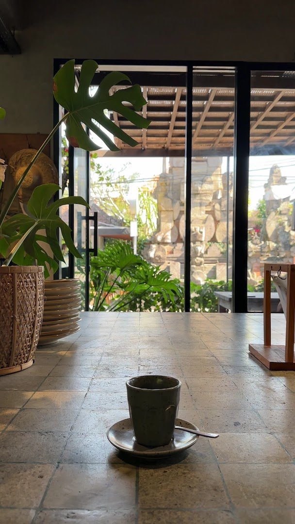 Titik Temu Coffee - Ubud Palace specialty coffee shop in Bali - photo 7