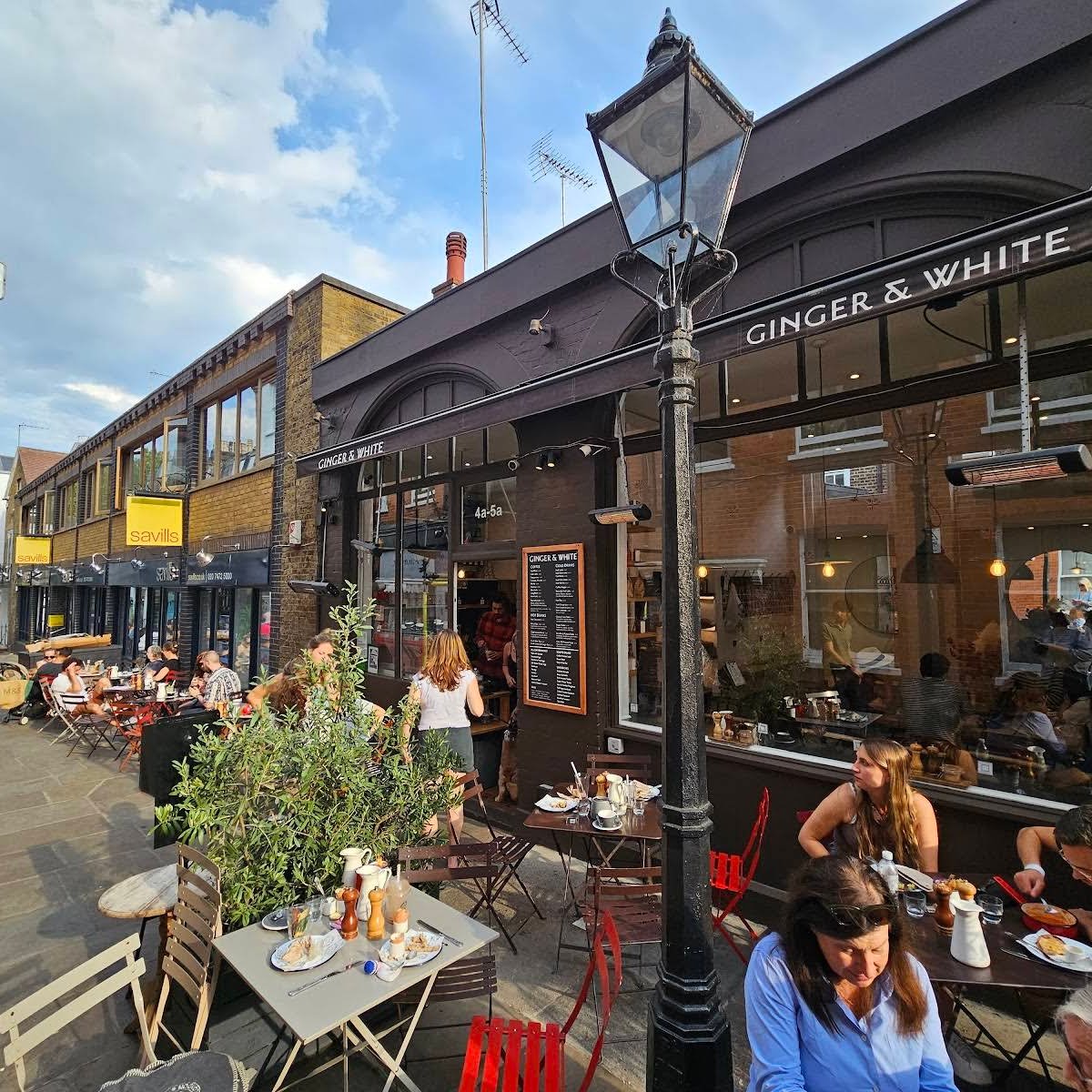 Ginger & White specialty coffee shop in London - photo 6