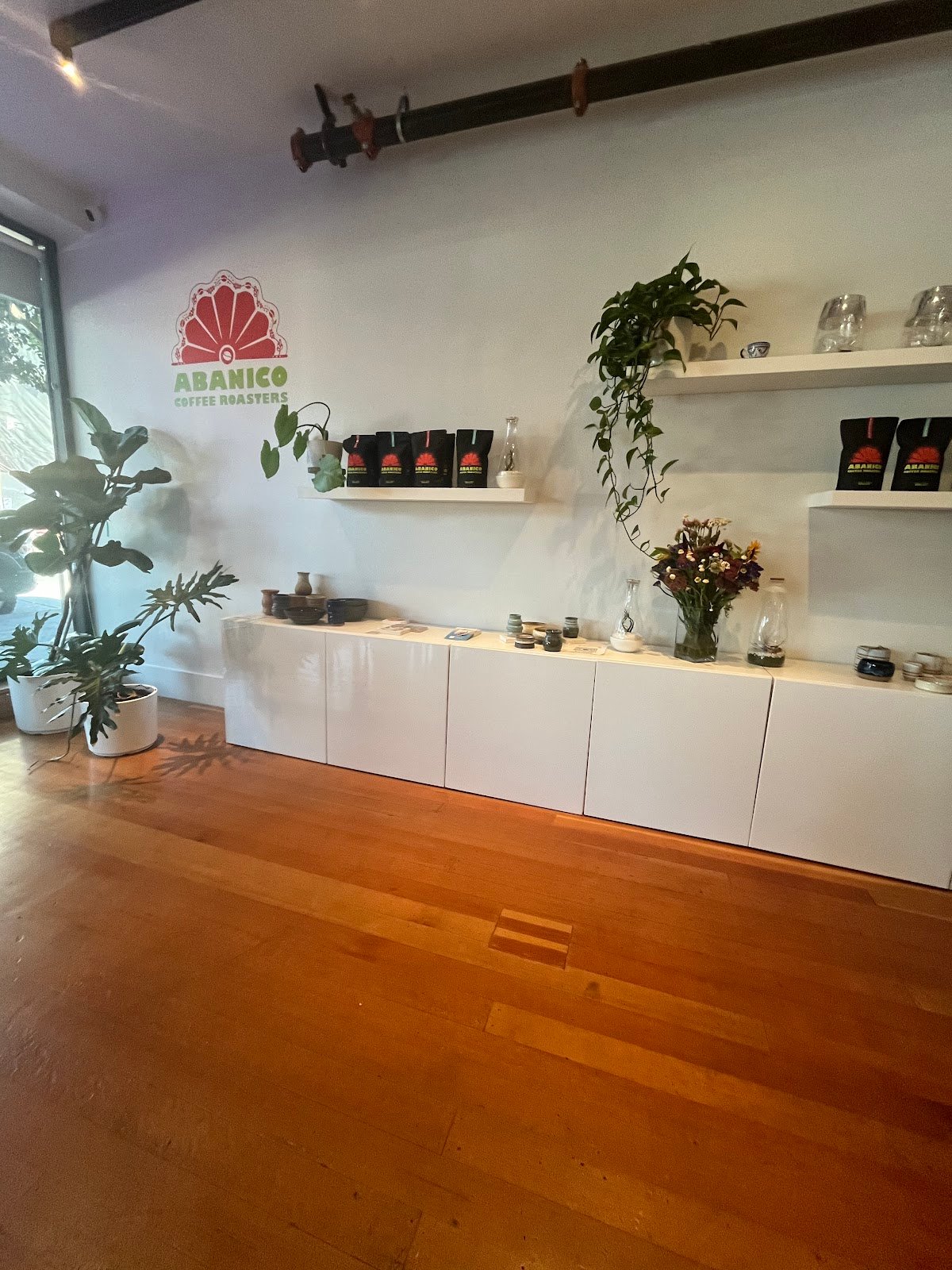 Abanico Coffee Roasters specialty coffee shop in San Francisco - photo 5