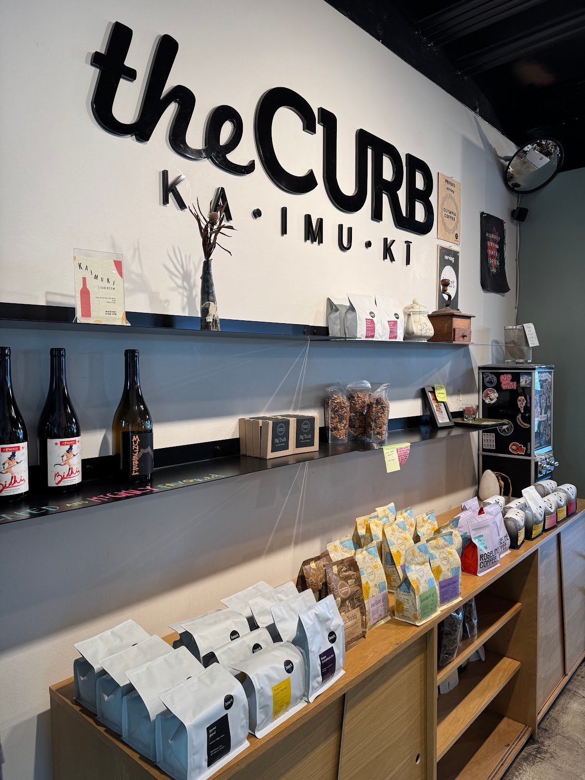 The Curb Kaimuki specialty coffee shop in Honolulu - photo 2