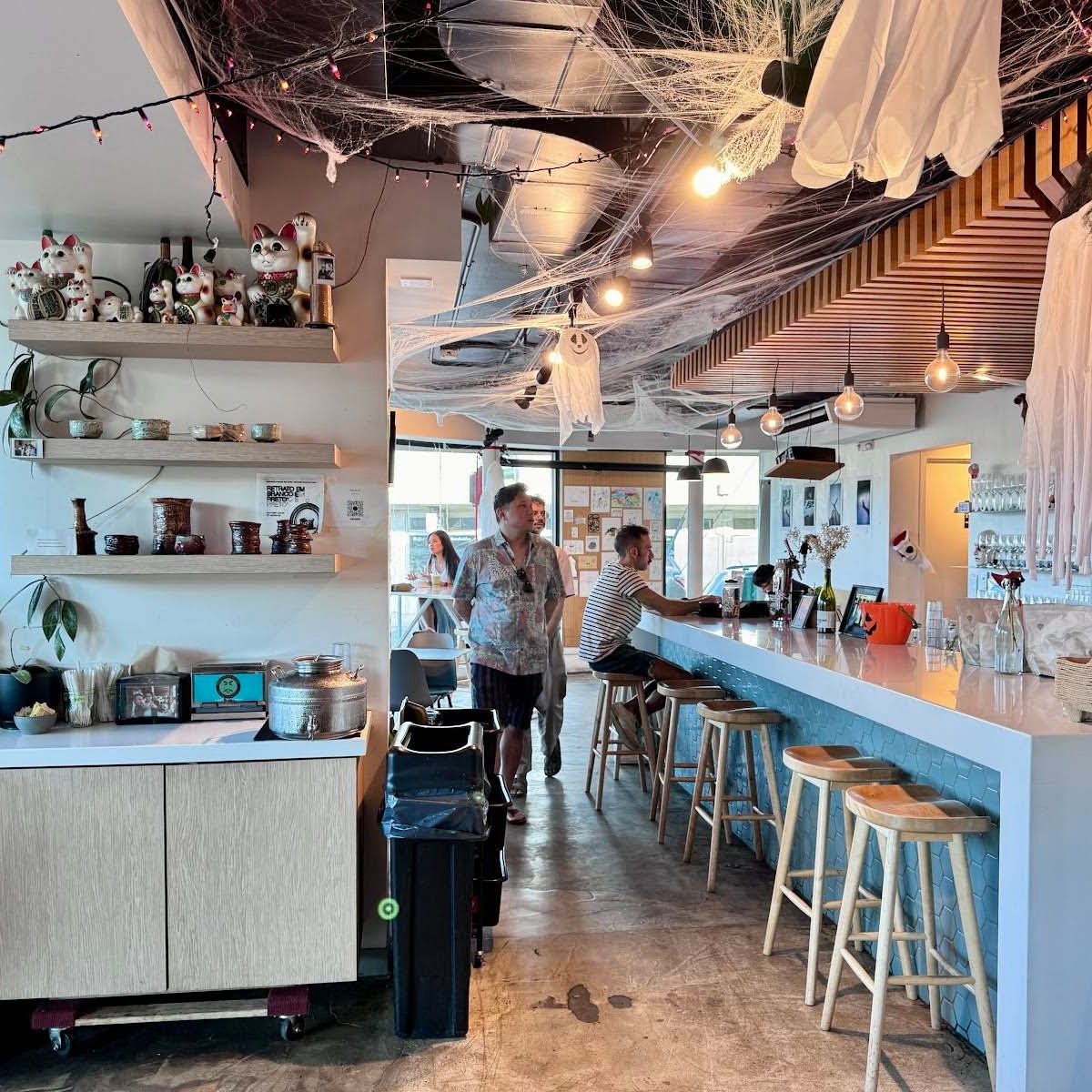 The Curb Kaimuki specialty coffee shop in Honolulu - photo 5