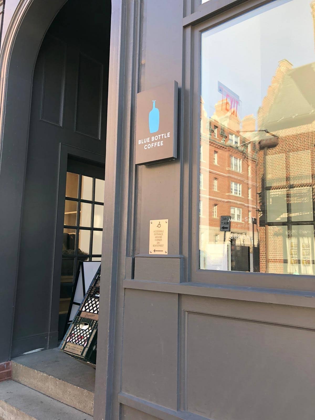 Blue Bottle Coffee specialty coffee shop in Boston - photo 11