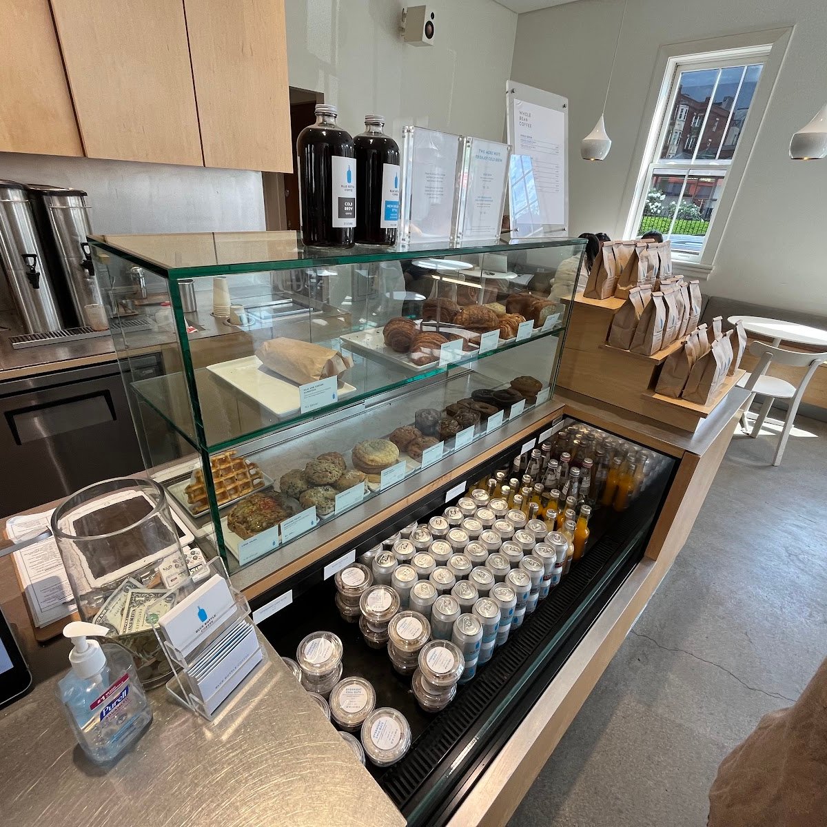 Blue Bottle Coffee specialty coffee shop in Boston - photo 3