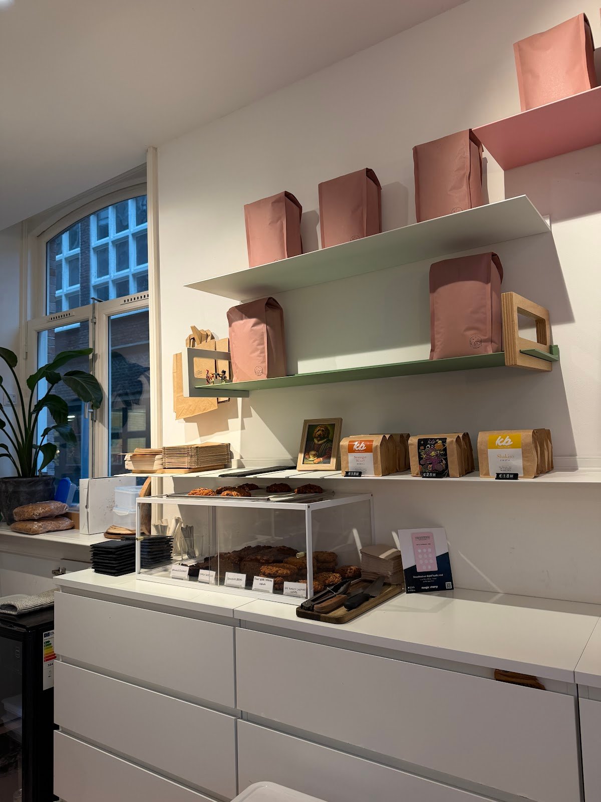 Hummingbird Coffee Amsterdam specialty coffee shop in Amsterdam - photo 6