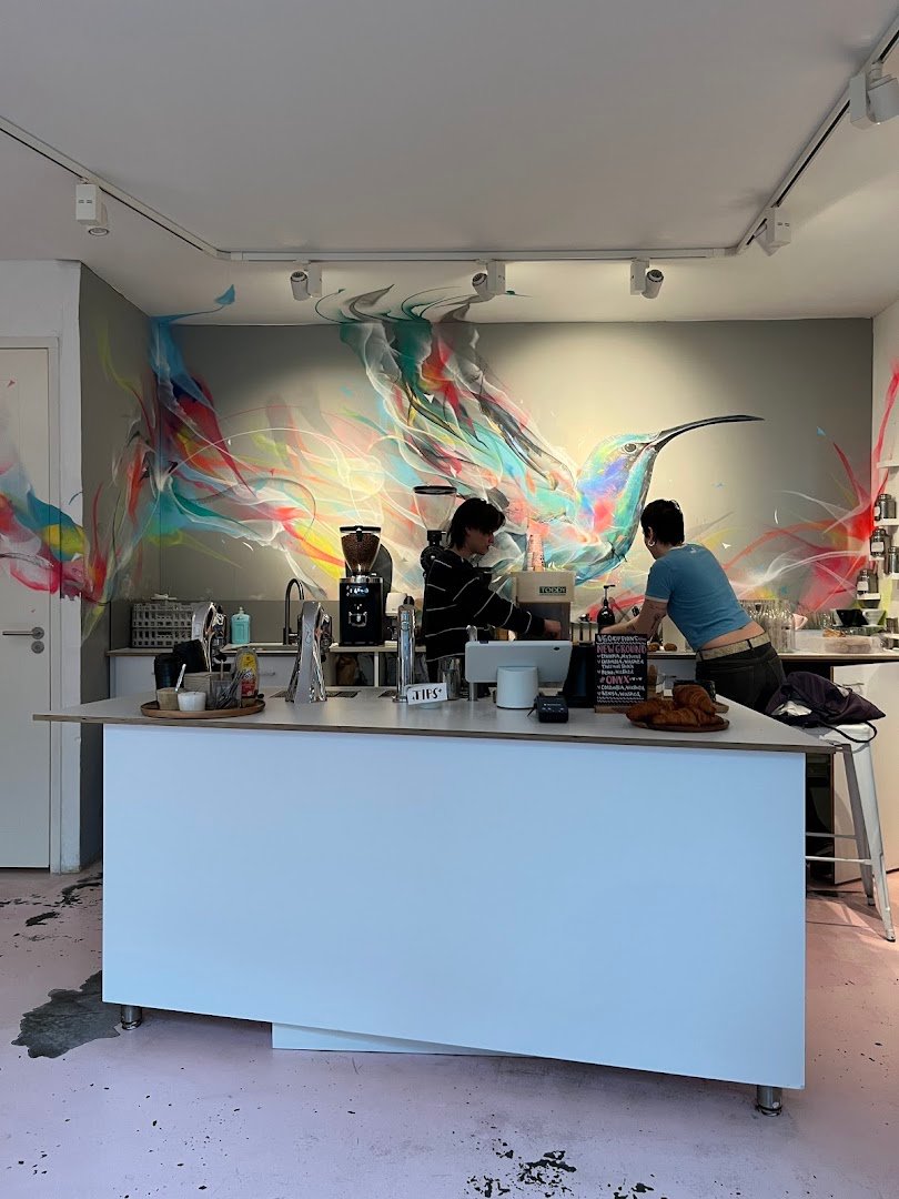 Hummingbird Coffee Amsterdam specialty coffee shop in Amsterdam - photo 9
