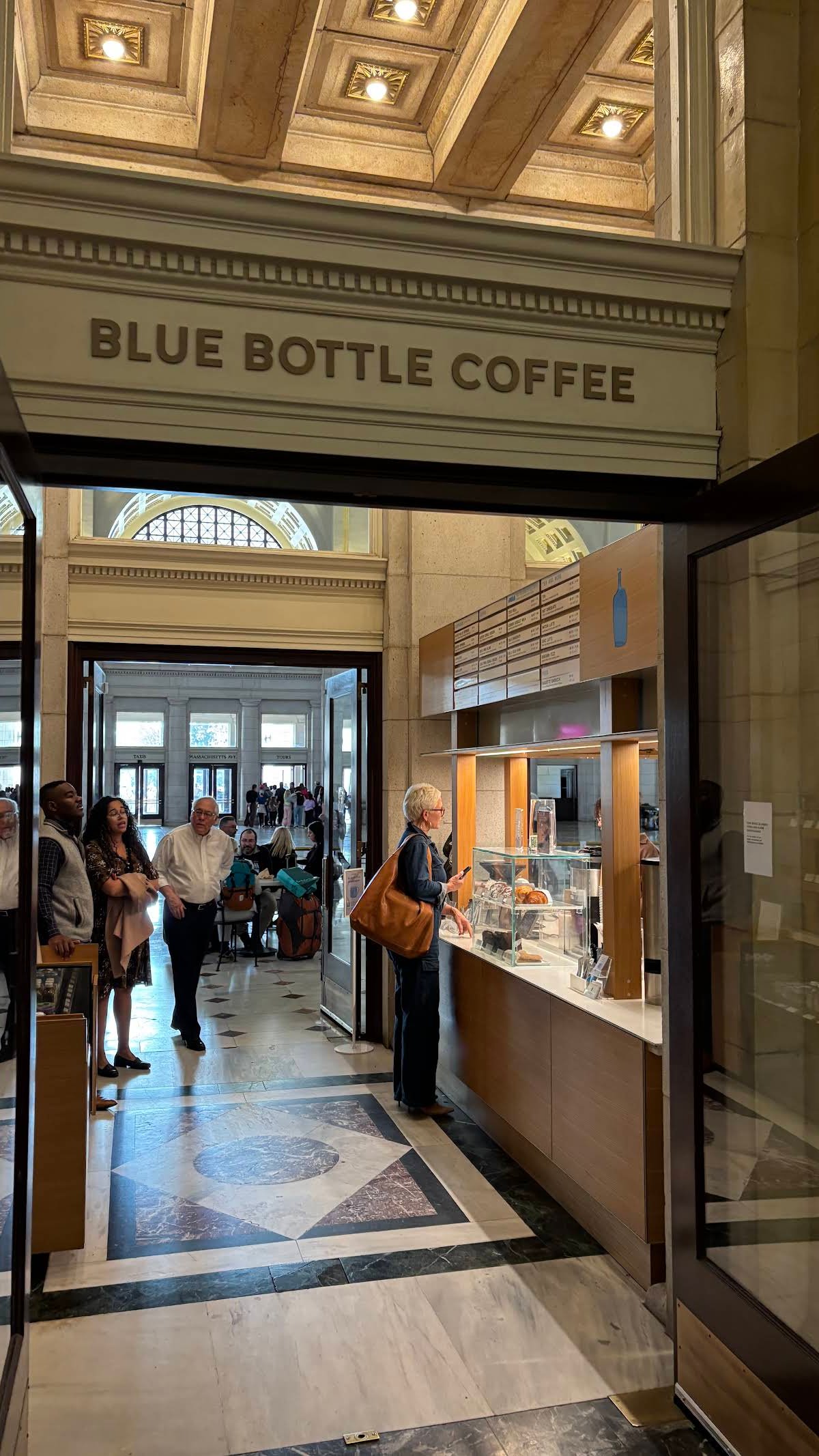 Blue Bottle Coffee specialty coffee shop in Washington, D.C. - photo 9