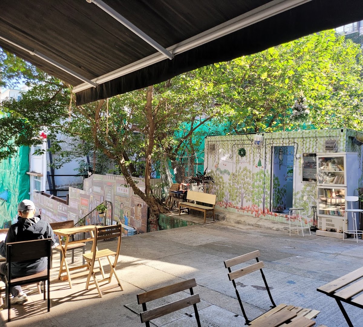 Storefront of Common Ground, specialty coffee shop in Hong Kong