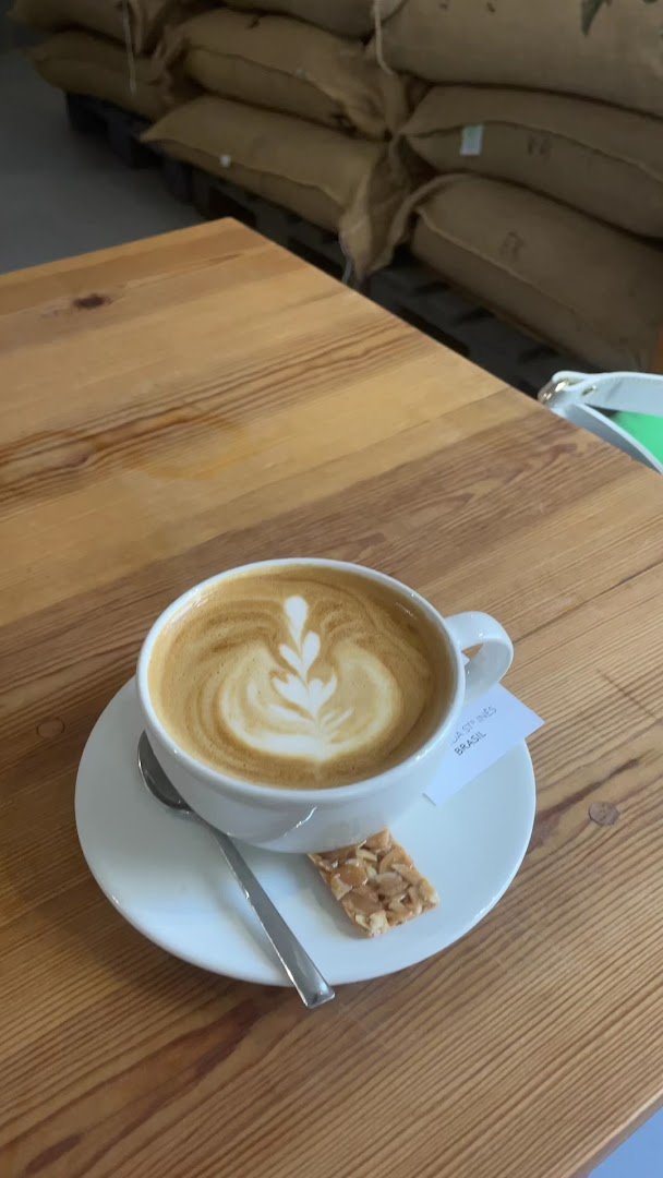 Coffee at Olisipo Coffee Roasters, specialty coffee shop in Lisbon