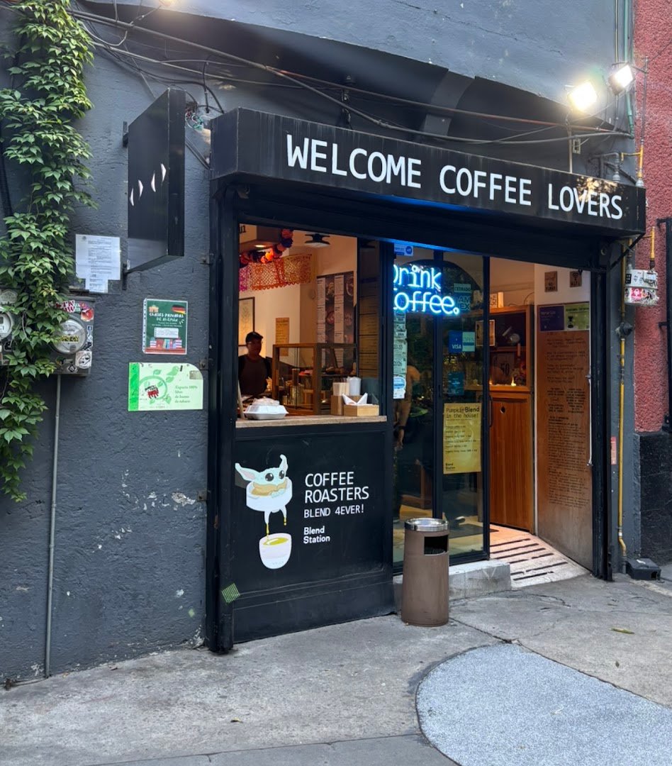 Storefront of Blend Station, specialty coffee shop in Mexico City
