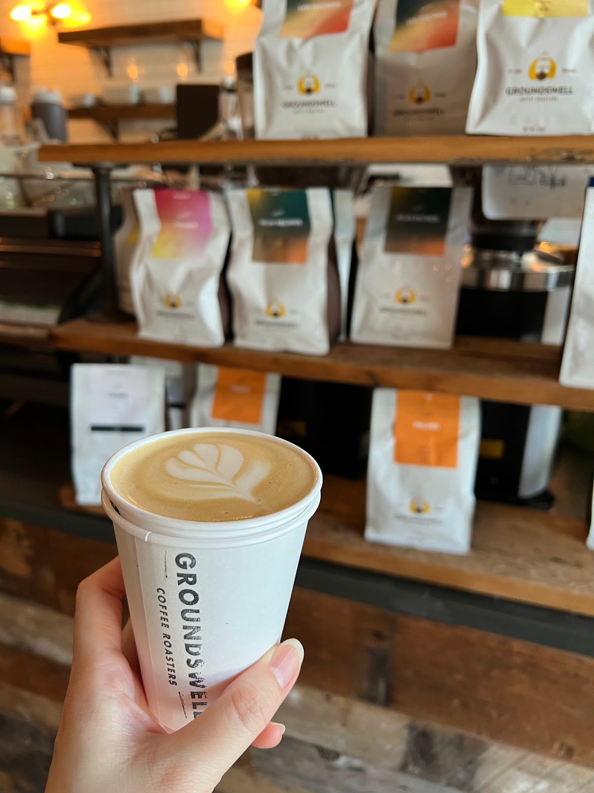 Groundswell specialty coffee shop in Chicago - photo 5