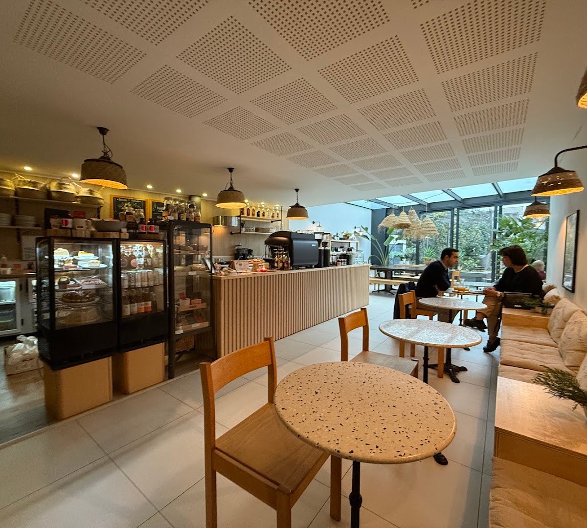 Interior of Humble Anchor Coffee Roasters, specialty coffee shop in Porto