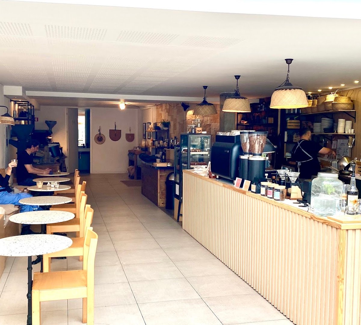 Interior of Humble Anchor Coffee Roasters, specialty coffee shop in Porto