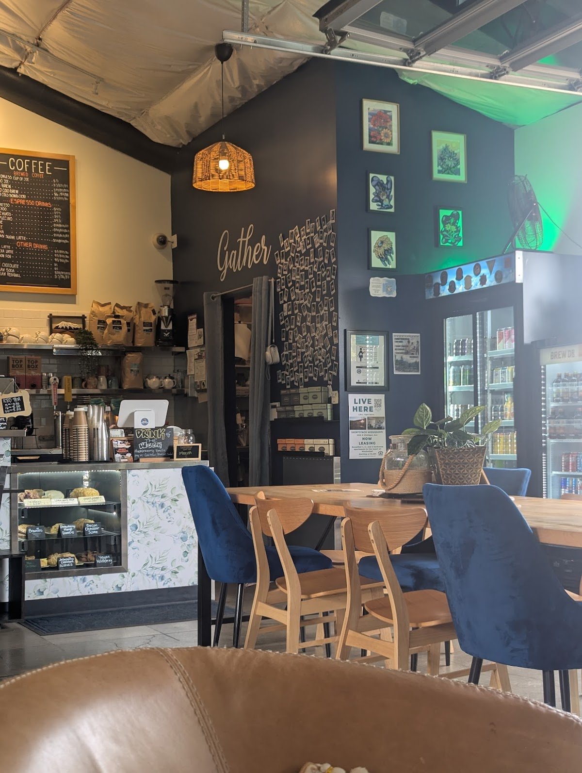 Brave Neighbor Coffeehouse & Social specialty coffee shop in Portland - photo 3