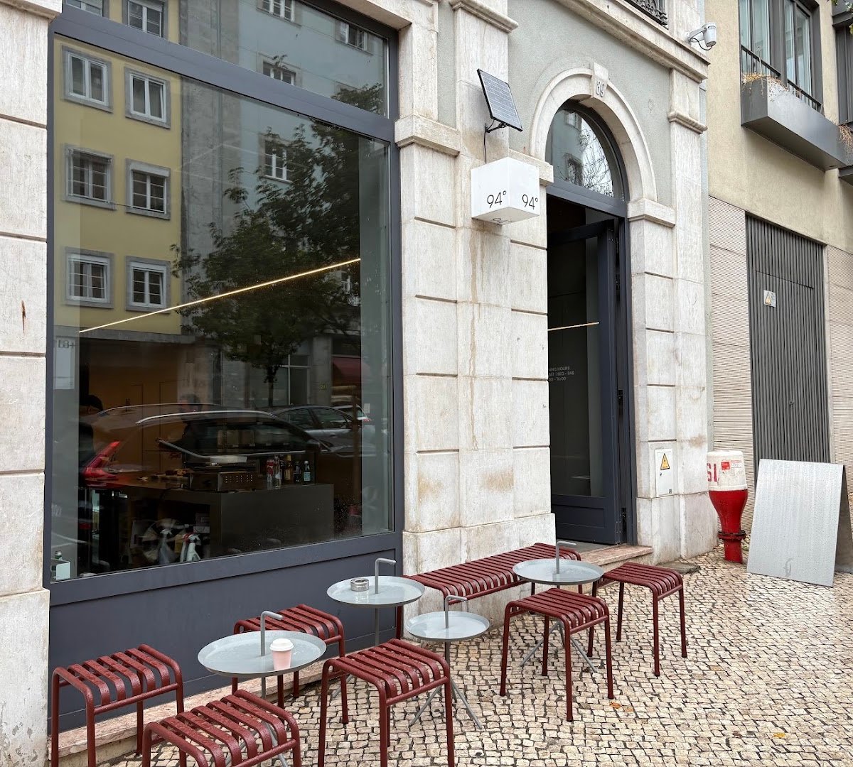 Storefront of 94° | SPECIALTY COFFEE BRAND, specialty coffee shop in Lisbon
