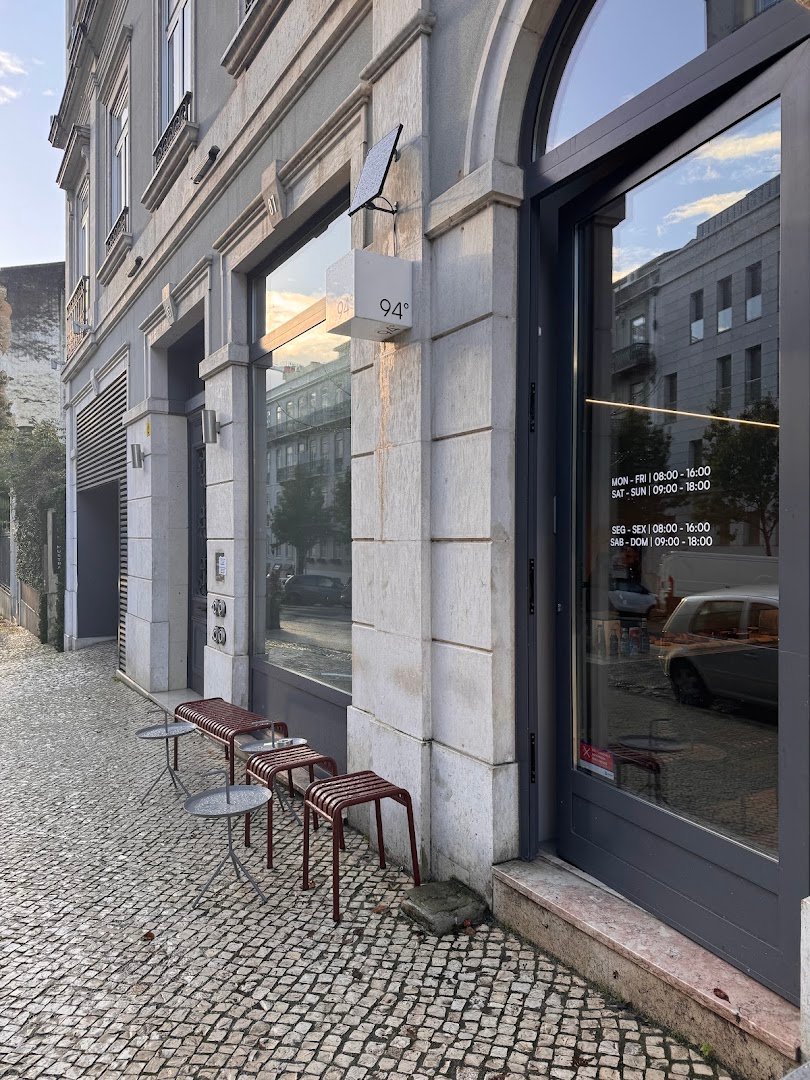 Storefront of 94° | SPECIALTY COFFEE BRAND, specialty coffee shop in Lisbon
