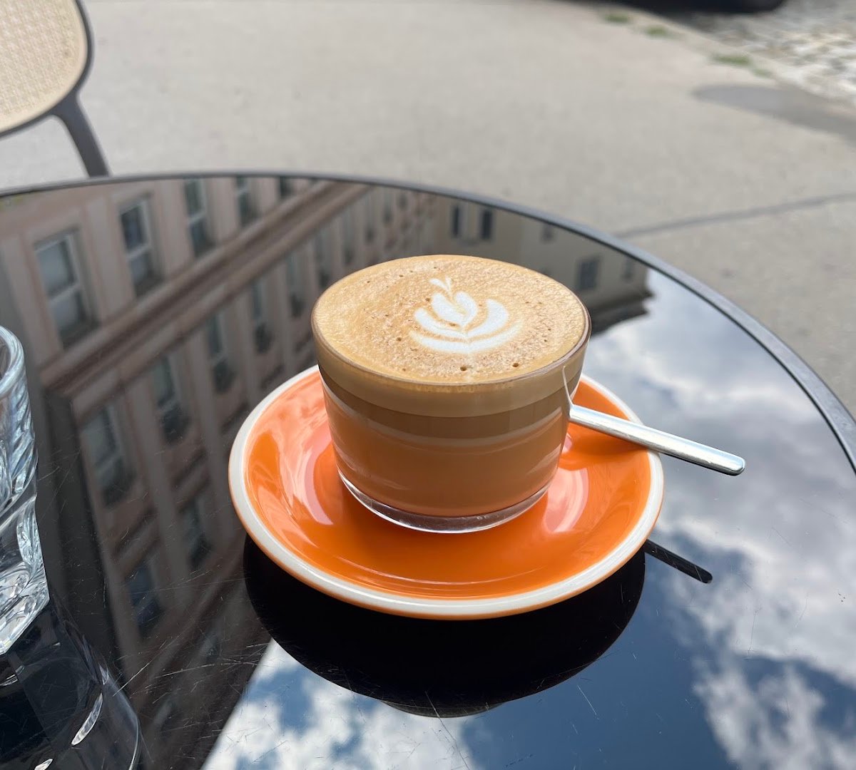 Coffee at The Good Coffee Society 1020, specialty coffee shop in Vienna