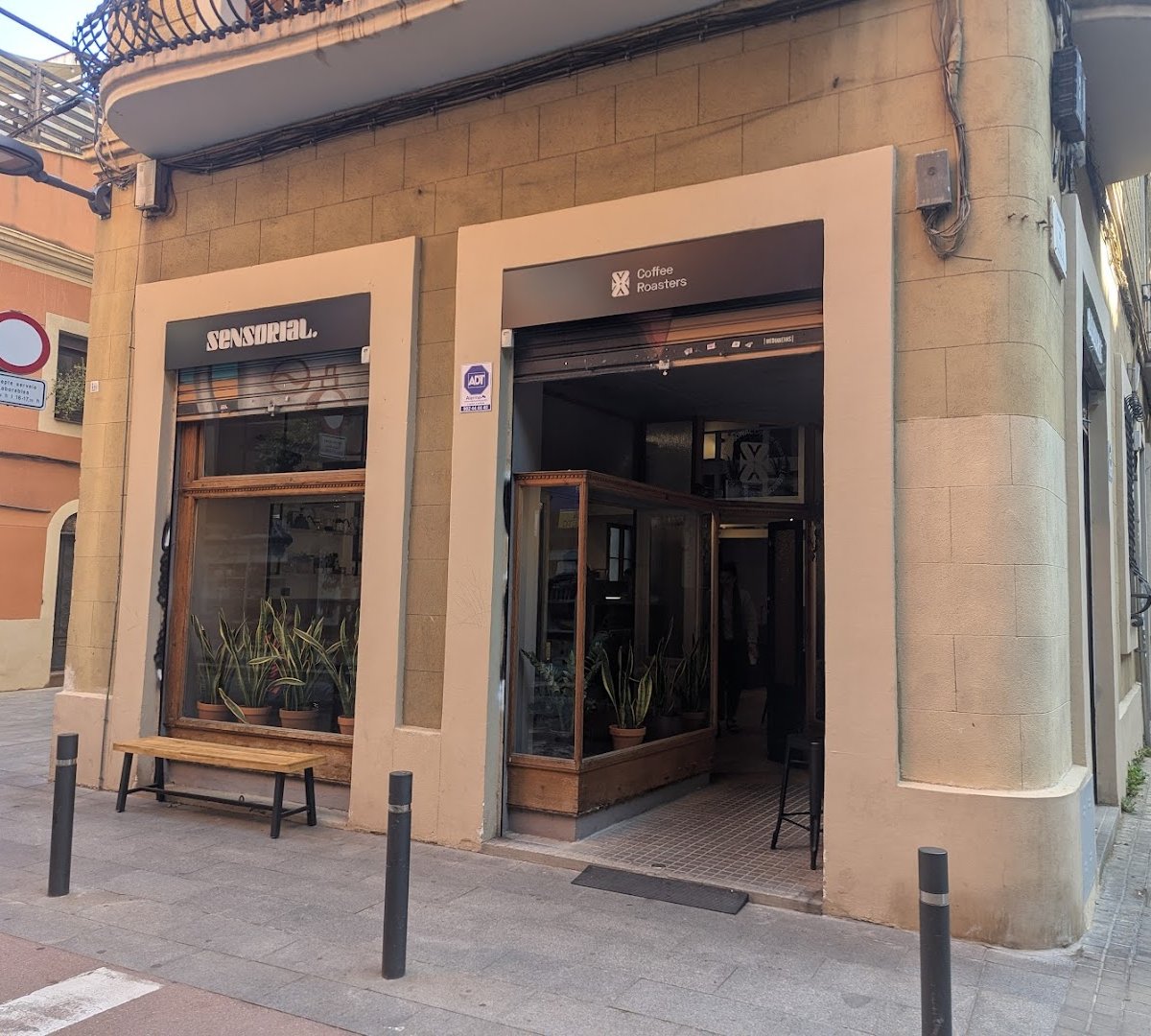 Sensorial Coffee Roasters specialty coffee shop in Barcelona - photo 12