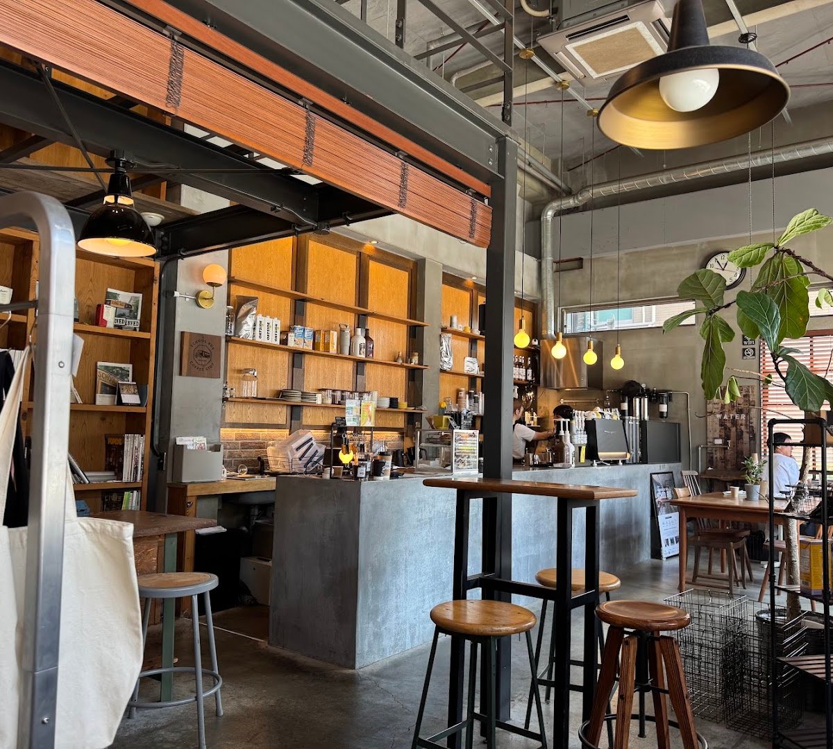 SCHOOL BUS COFFEE STOP KYOTO specialty coffee shop in Kyoto - photo 2