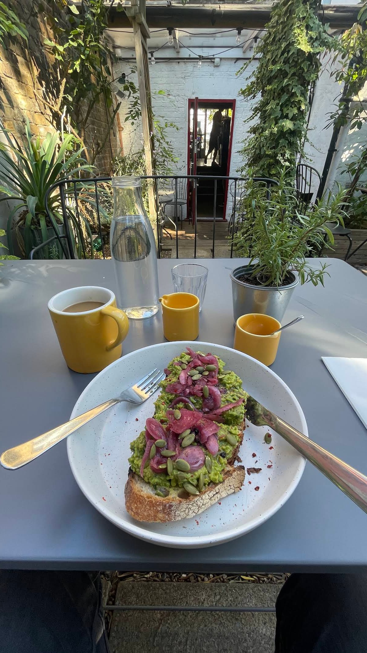 Oscar's specialty coffee shop in London - photo 13