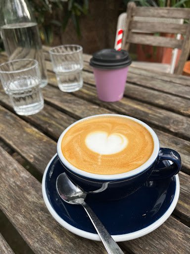 Oscar's specialty coffee shop in London - photo 8