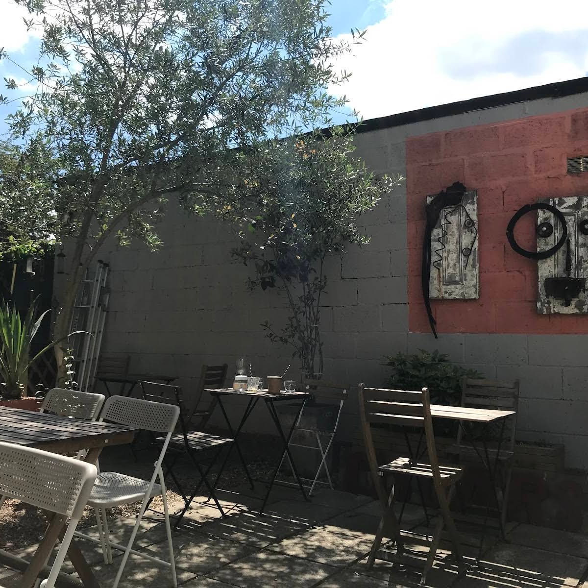 Oscar's specialty coffee shop in London - photo 9